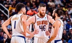 九游体育官网入口-马刺队惨败开拓者，陷入季后赛困境