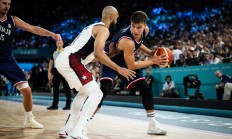 九游体育-包含老鹰队后场火力表现抢眼，轻松击败对手的词条