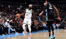 九游体育网页版登录入口-雄鹿队四连胜，携手晋级半决赛球队拼尽全力