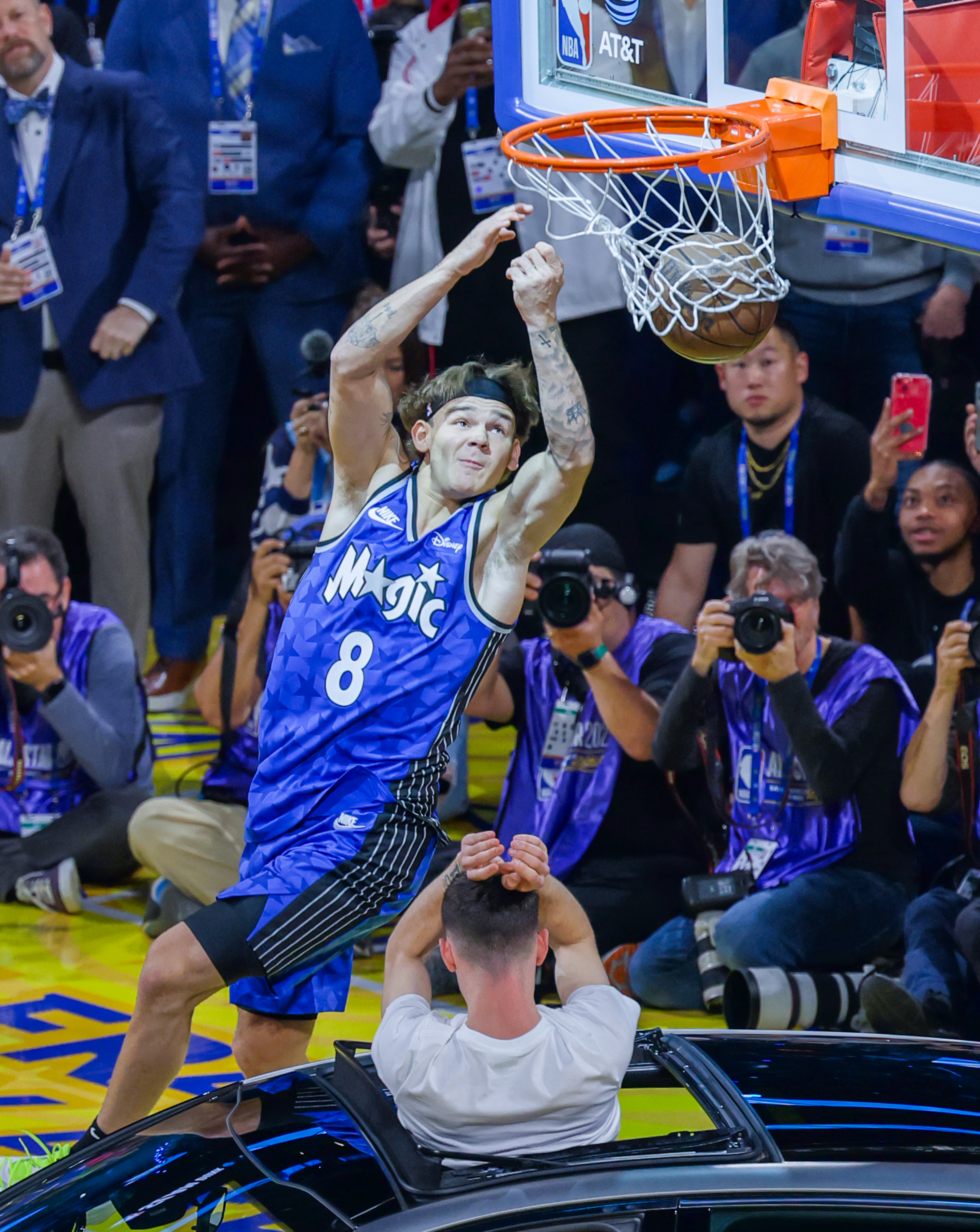 九游体育在线登录-球员在比赛中展现出非凡的篮球天赋