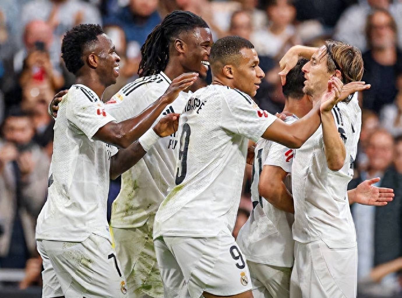 关于斯帕尼斯客场逆转，取得关键胜利的信息