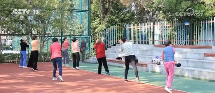 纪录片制作班底进军体育圈，探寻足球真谛的简单介绍