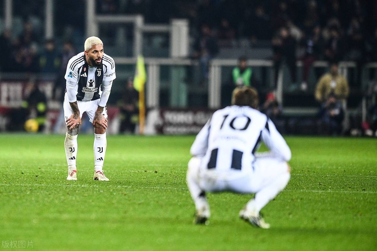 包含尤文图斯客场战平AC米兰保持不败的词条