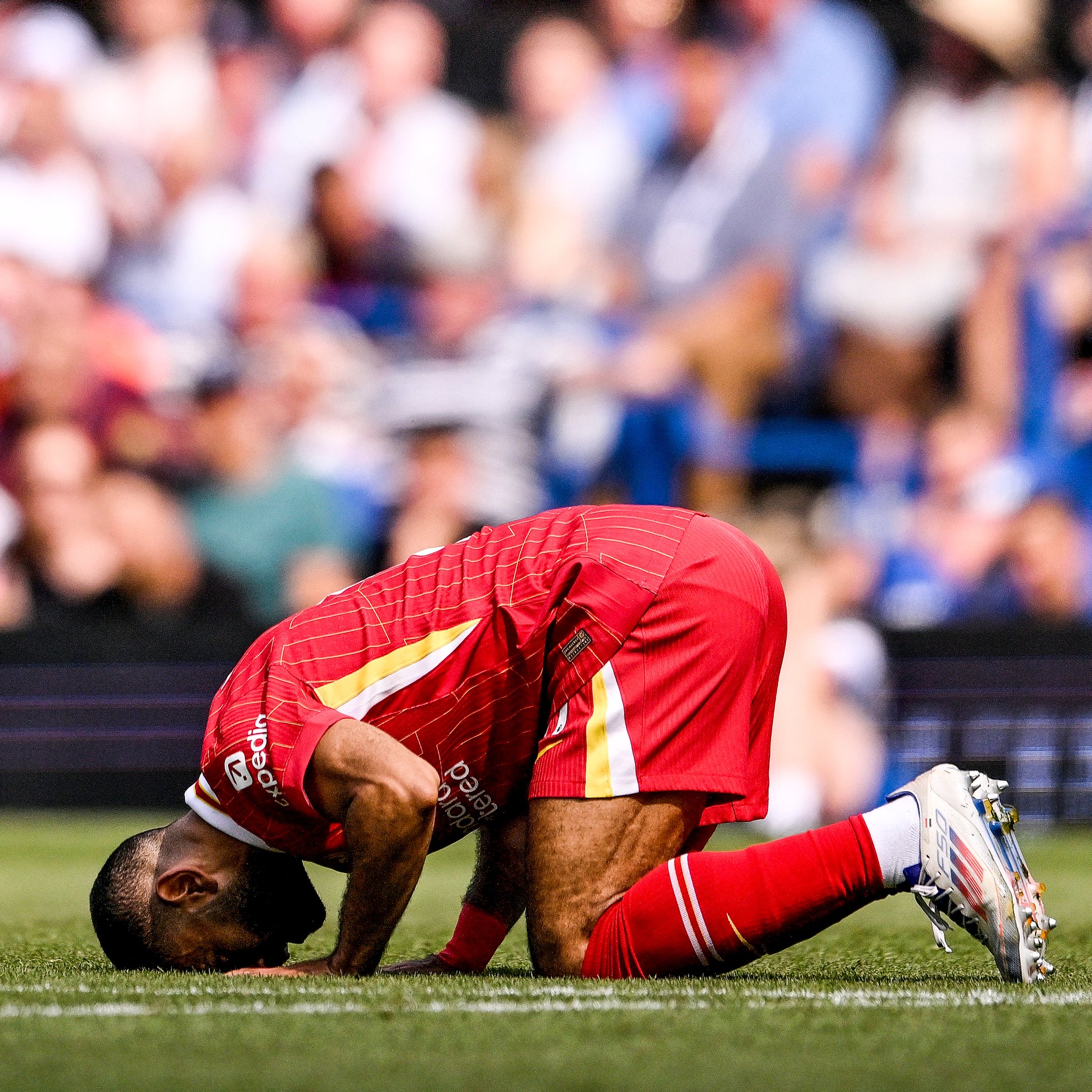 关于萨拉戈萨门将神勇扑救,保住球门不失的信息 关于萨拉戈萨门将神勇扑救,保住球门不失的信息