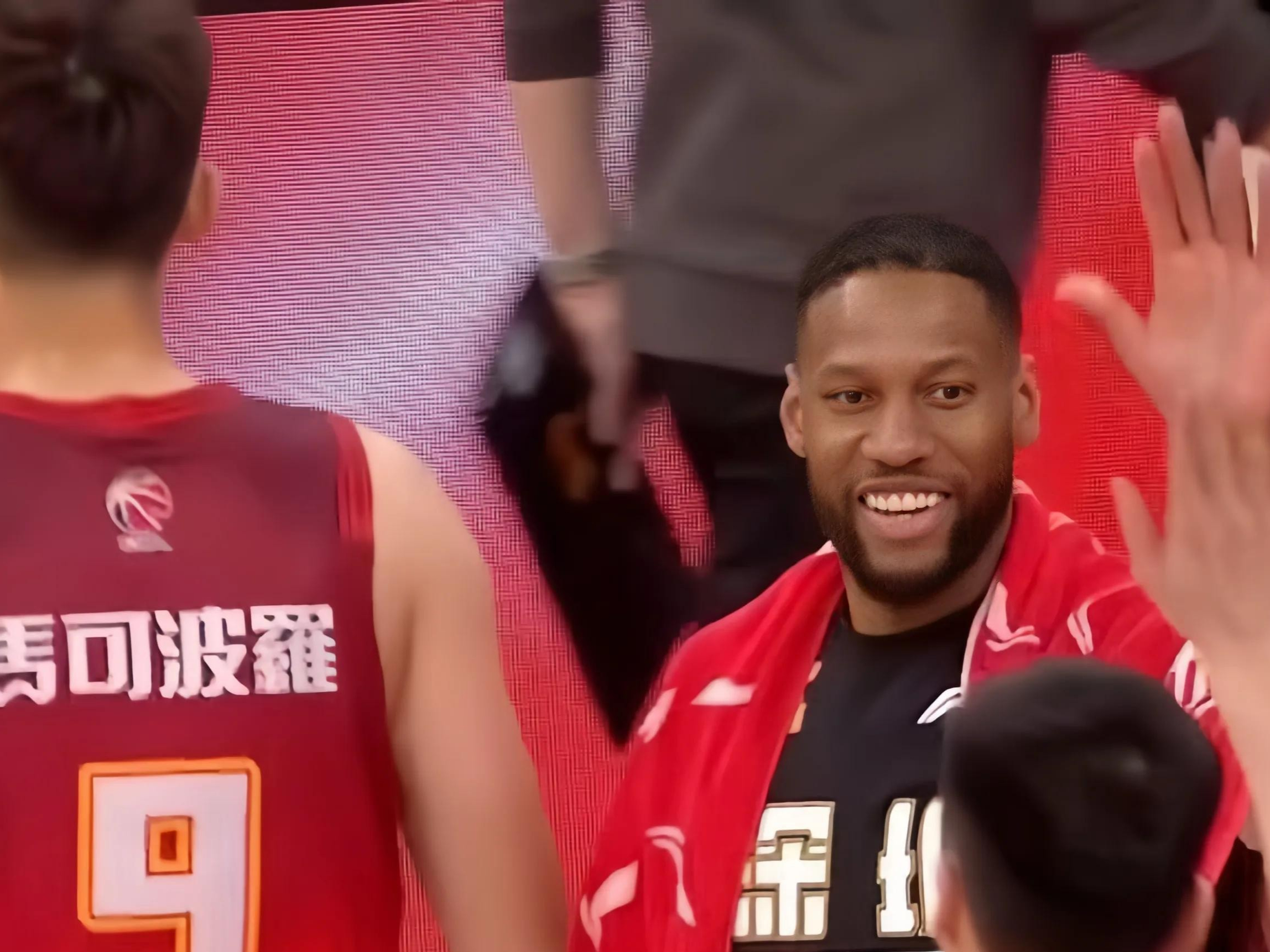 关于深圳队在最新一场胜利中赢得观众热烈掌声的信息 关于深圳队在最新一场胜利中赢得观众热烈掌声的信息