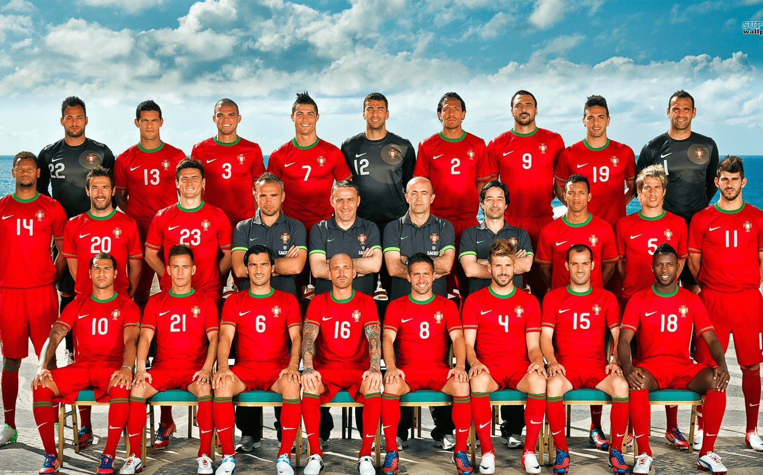 欧国联冠军庆祝盛大,球迷沸腾 欧国联冠军庆祝盛大,球迷沸腾