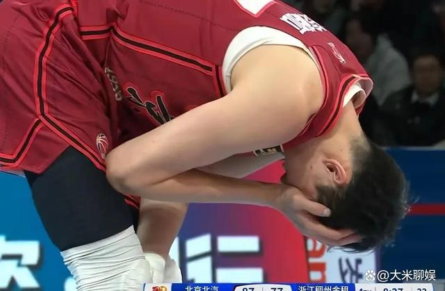 阿米达拉封盖成功,为球队稳稳拿下胜利 阿米达拉封盖成功,为球队稳稳拿下胜利