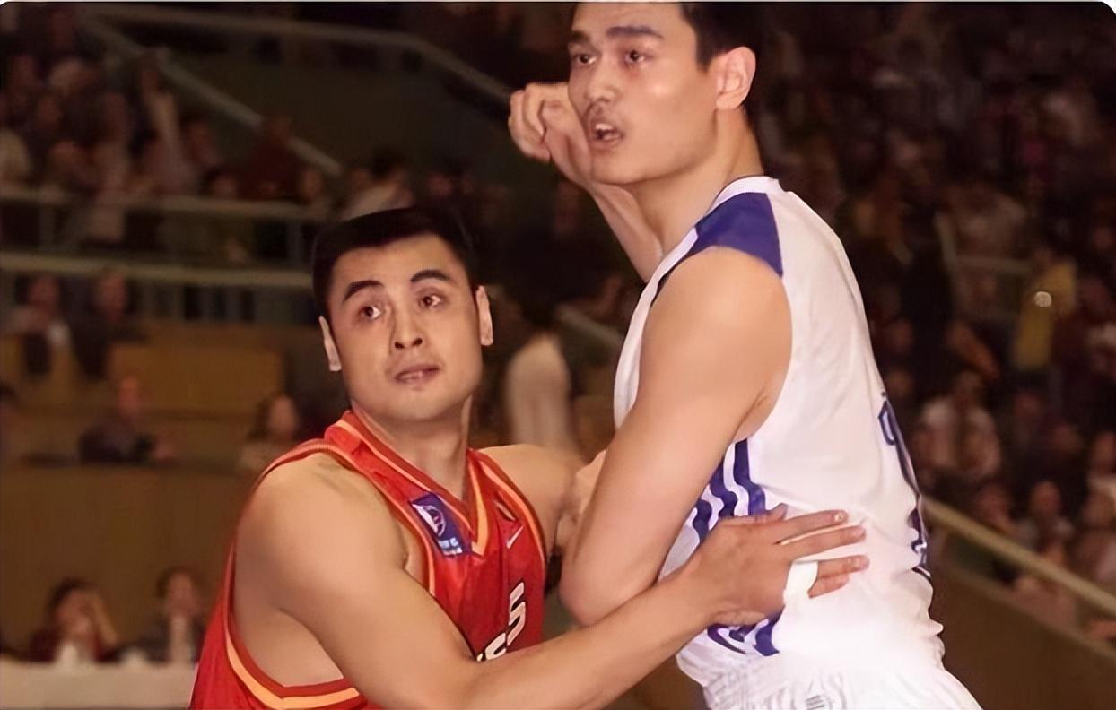 阿米达拉封盖成功,为球队稳稳拿下胜利 阿米达拉封盖成功,为球队稳稳拿下胜利