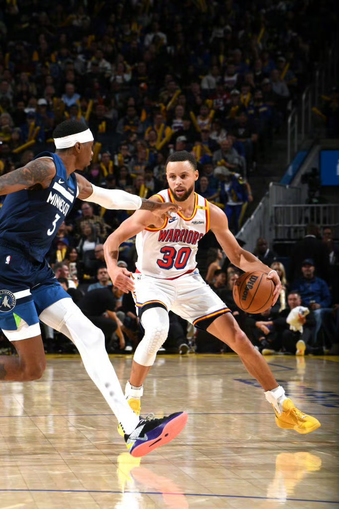 激烈比赛终结,胜者雄姿英发 激烈比赛终结,胜者雄姿英发