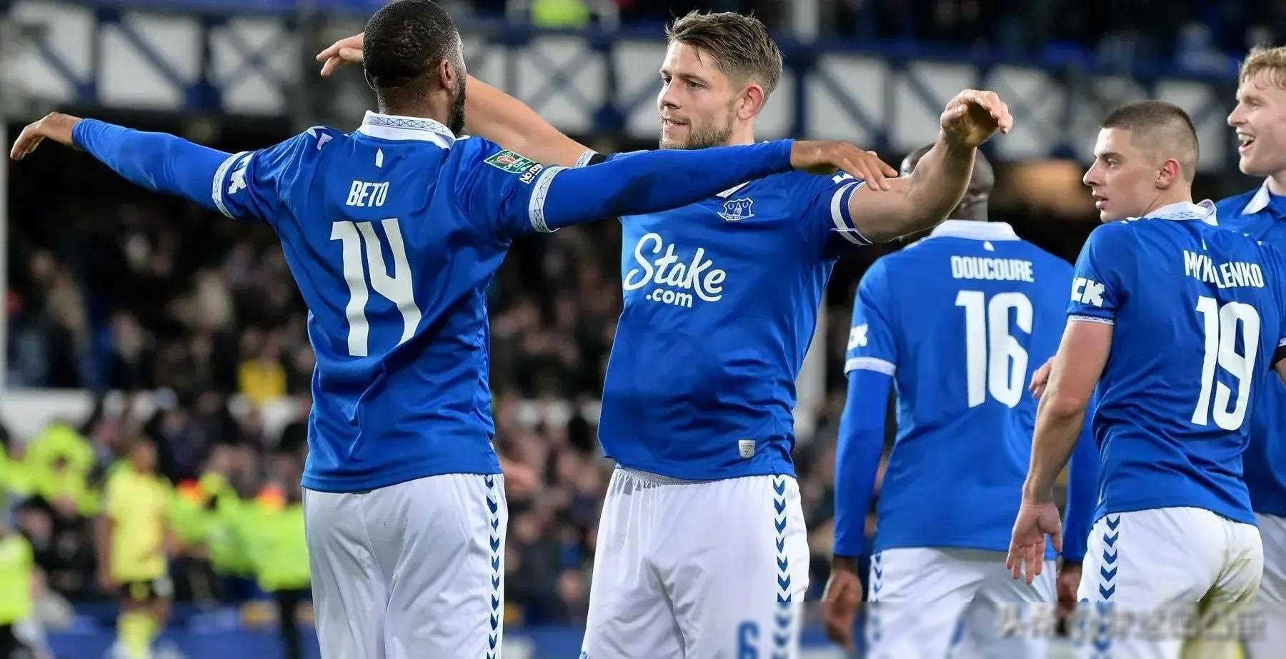 埃弗顿主场胜利,球迷欢呼连连 埃弗顿主场胜利,球迷欢呼连连