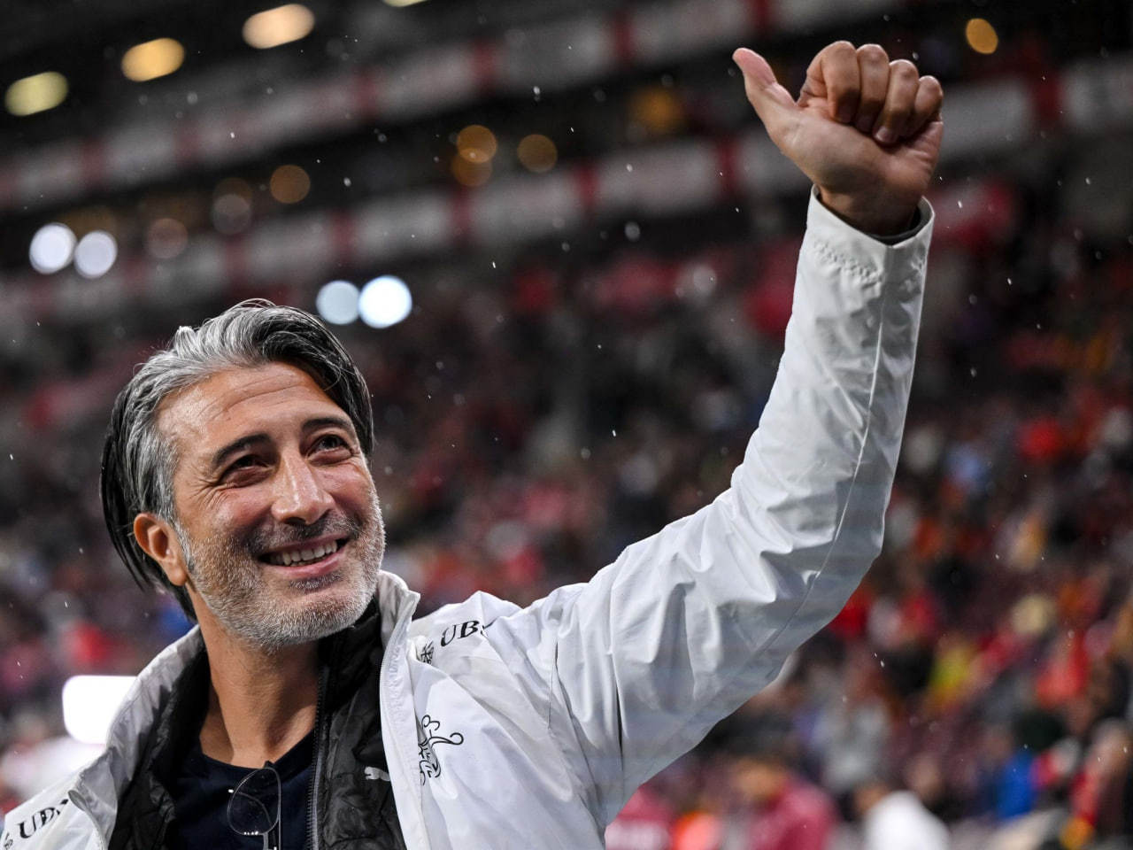 塞尔维亚后卫在欧洲杯上发挥出色防守