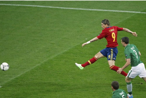 瑞士主场告捷科摩尔破门爱尔兰主场失利的简单介绍 瑞士主场告捷科摩尔破门爱尔兰主场失利的简单介绍