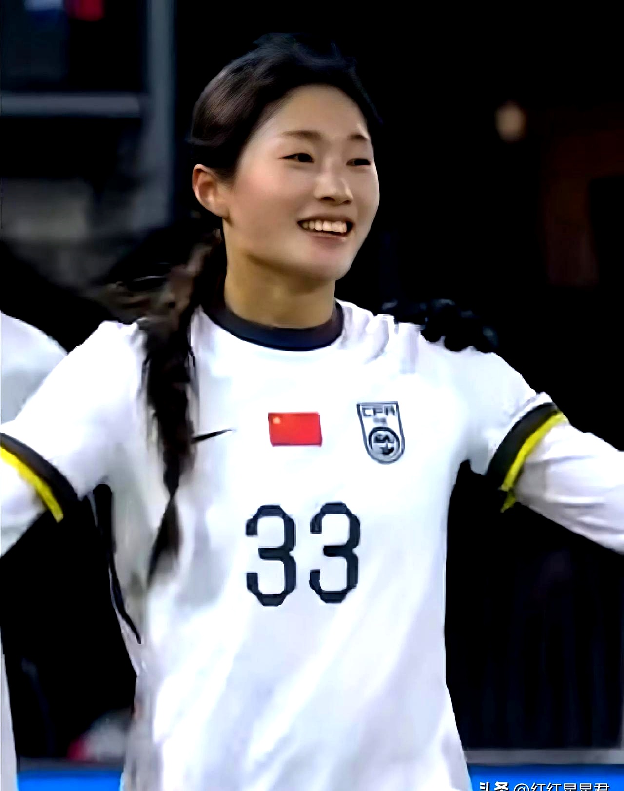 加拿大女足轻松晋级半决赛