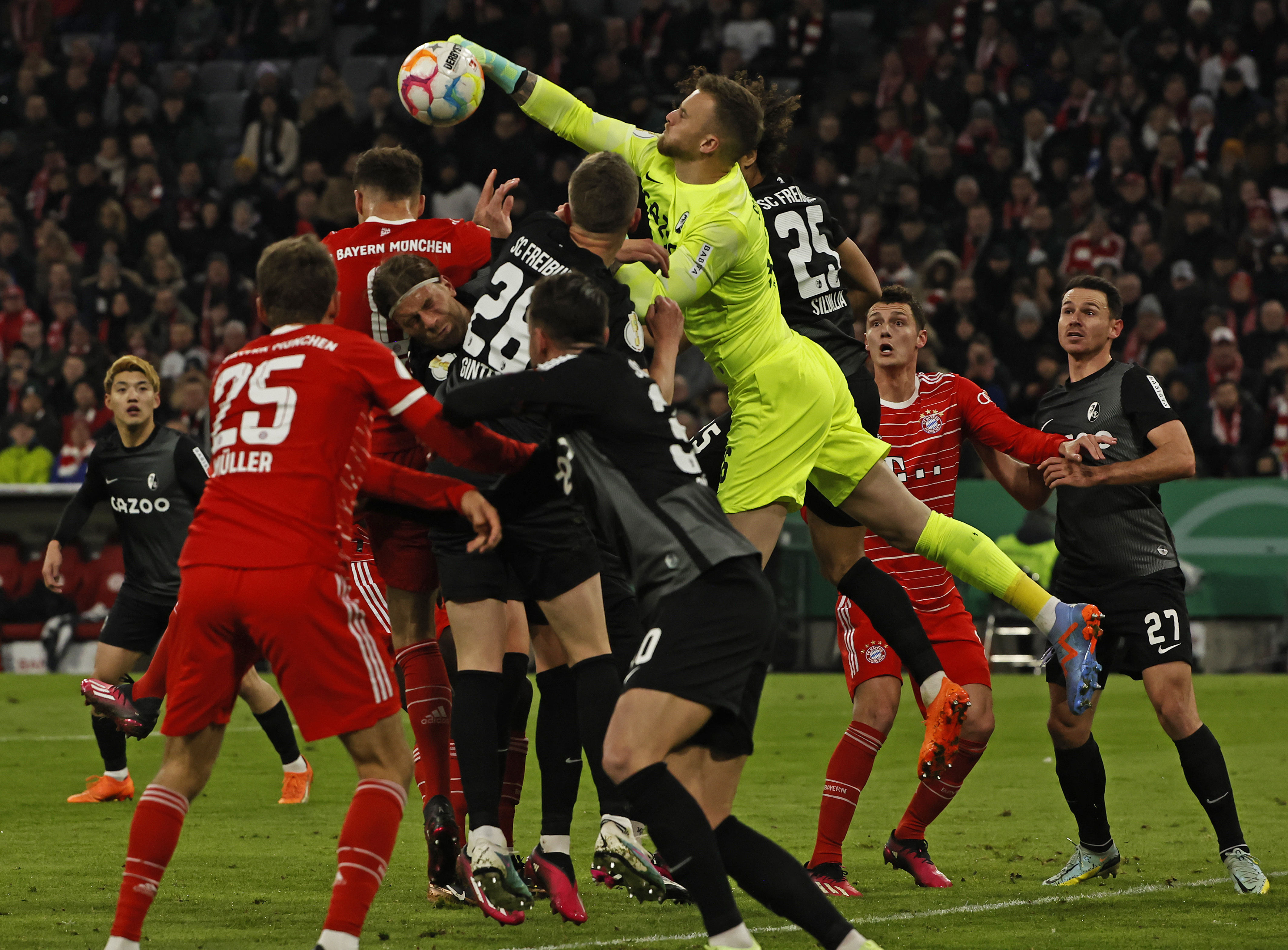 奥格斯堡客场绝杀，实力渐趋稳定