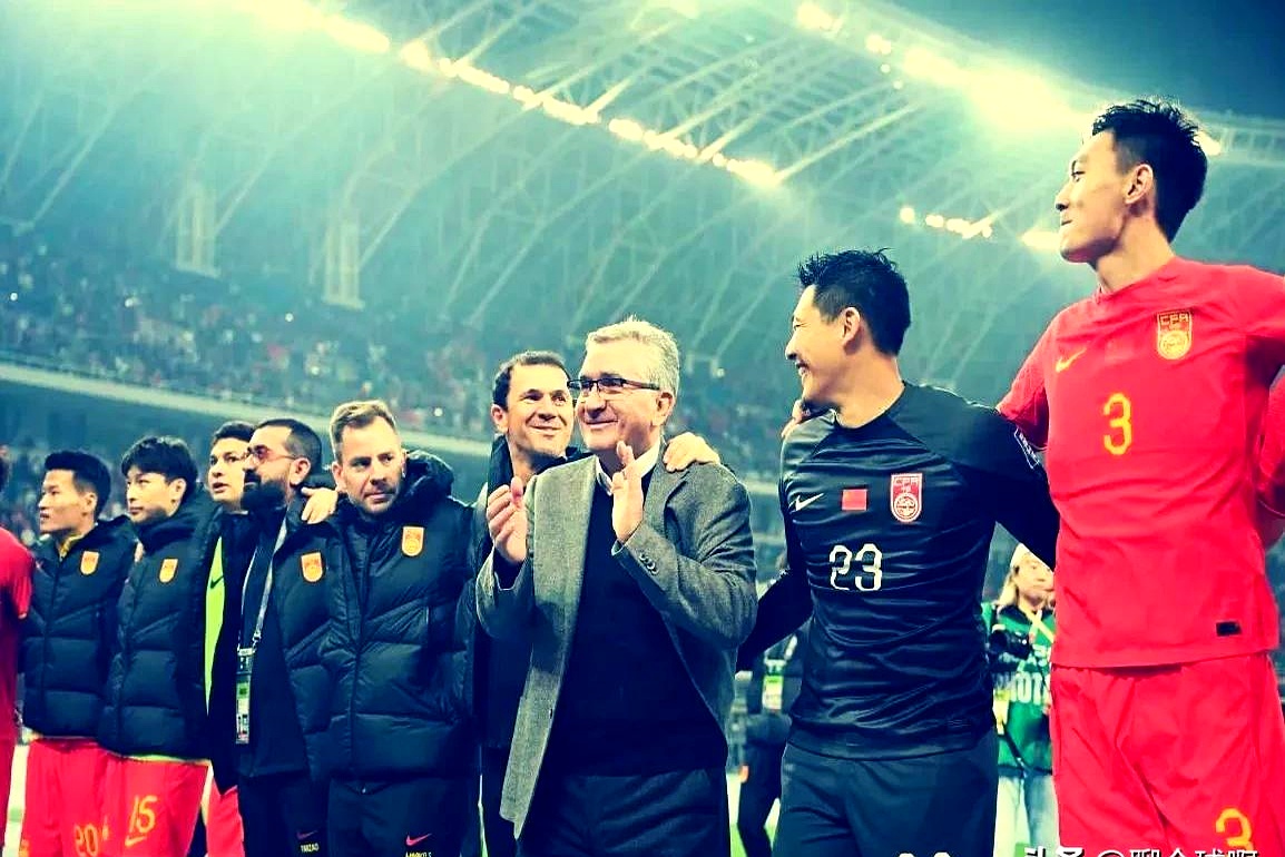 关于主力球员发挥出色，领队率队赢得比赛的信息