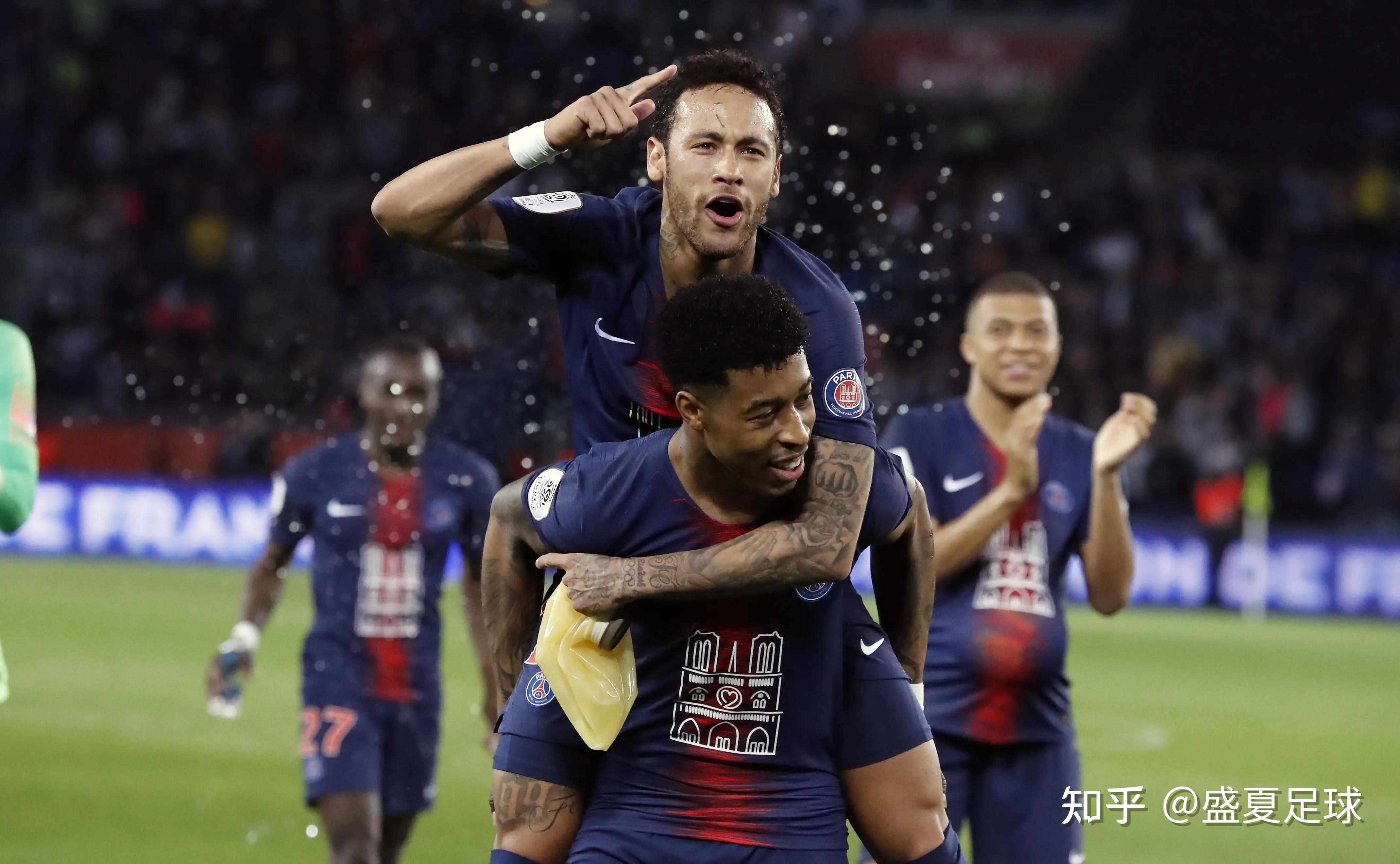 包含欧冠热门球队遭遇困境，备战艰难的词条