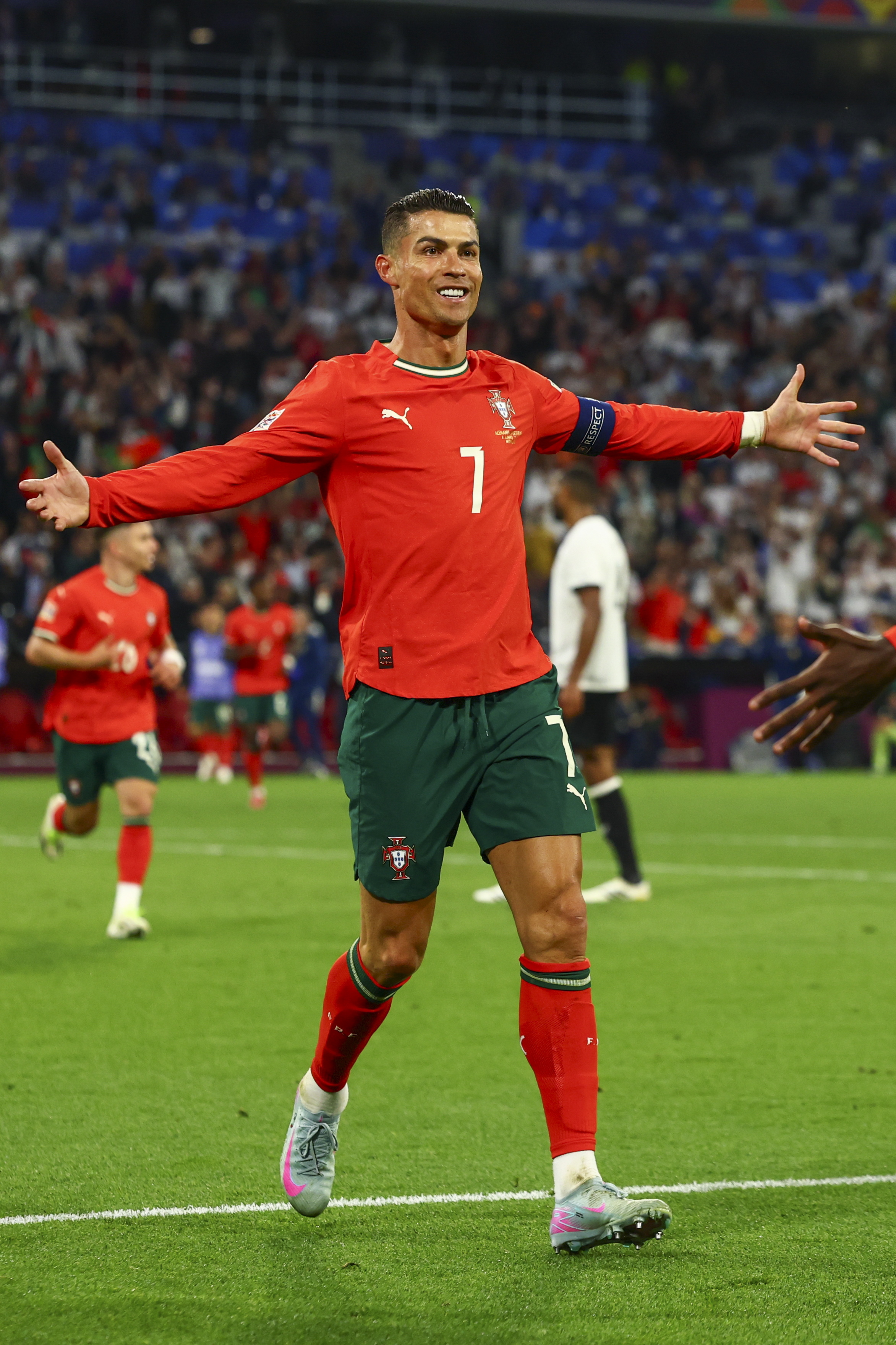 欧国联赛新秀崭露头角,展现实力 欧国联赛新秀崭露头角,展现实力