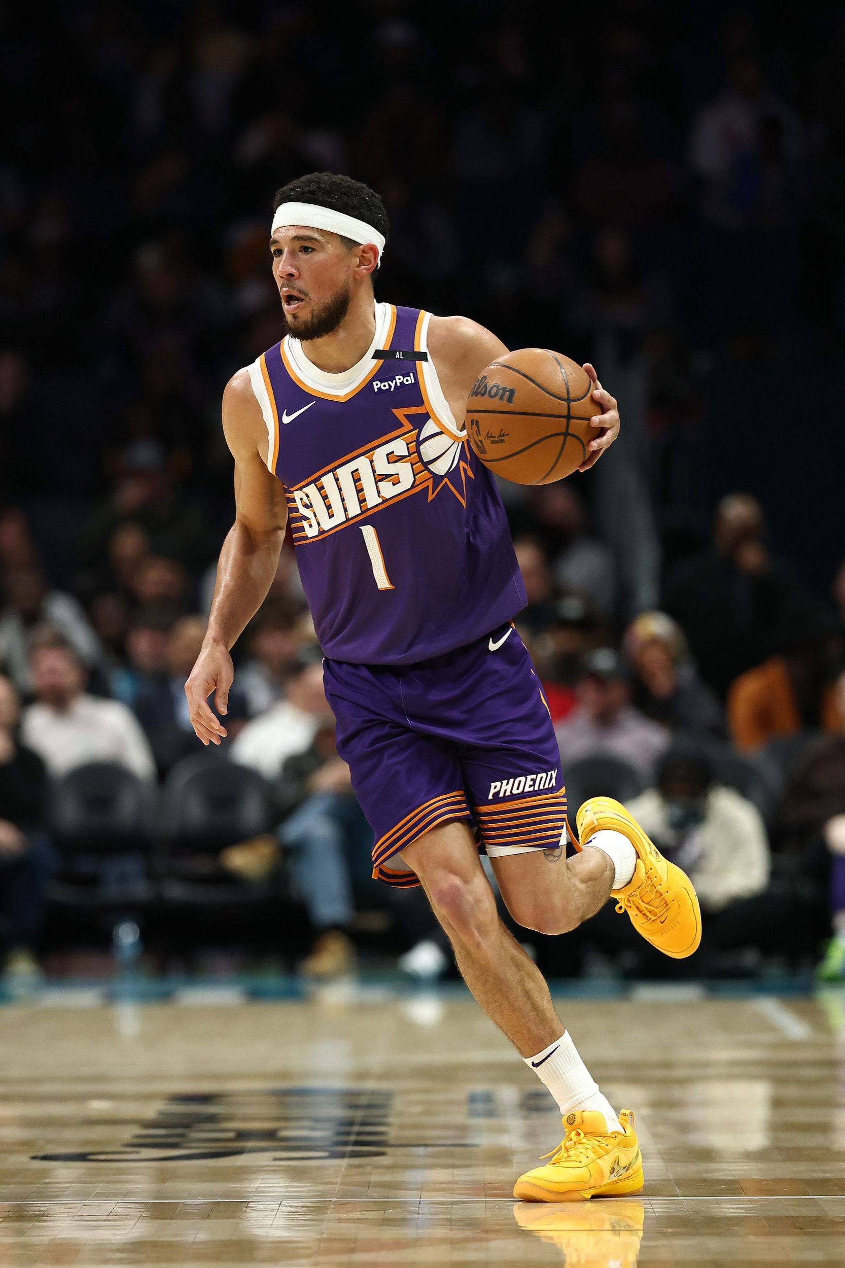 太阳新星勇夺胜利，布克表现不俗的简单介绍