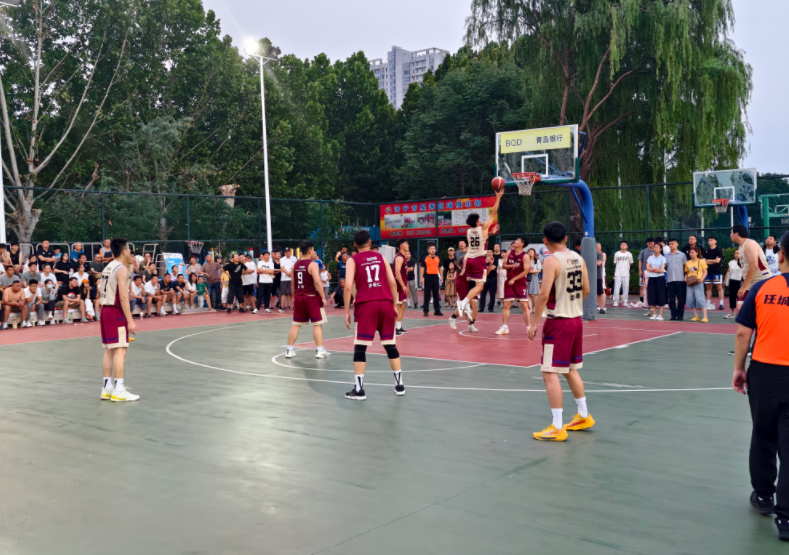北极地区首次举办篮球友谊赛，各方参与热情高