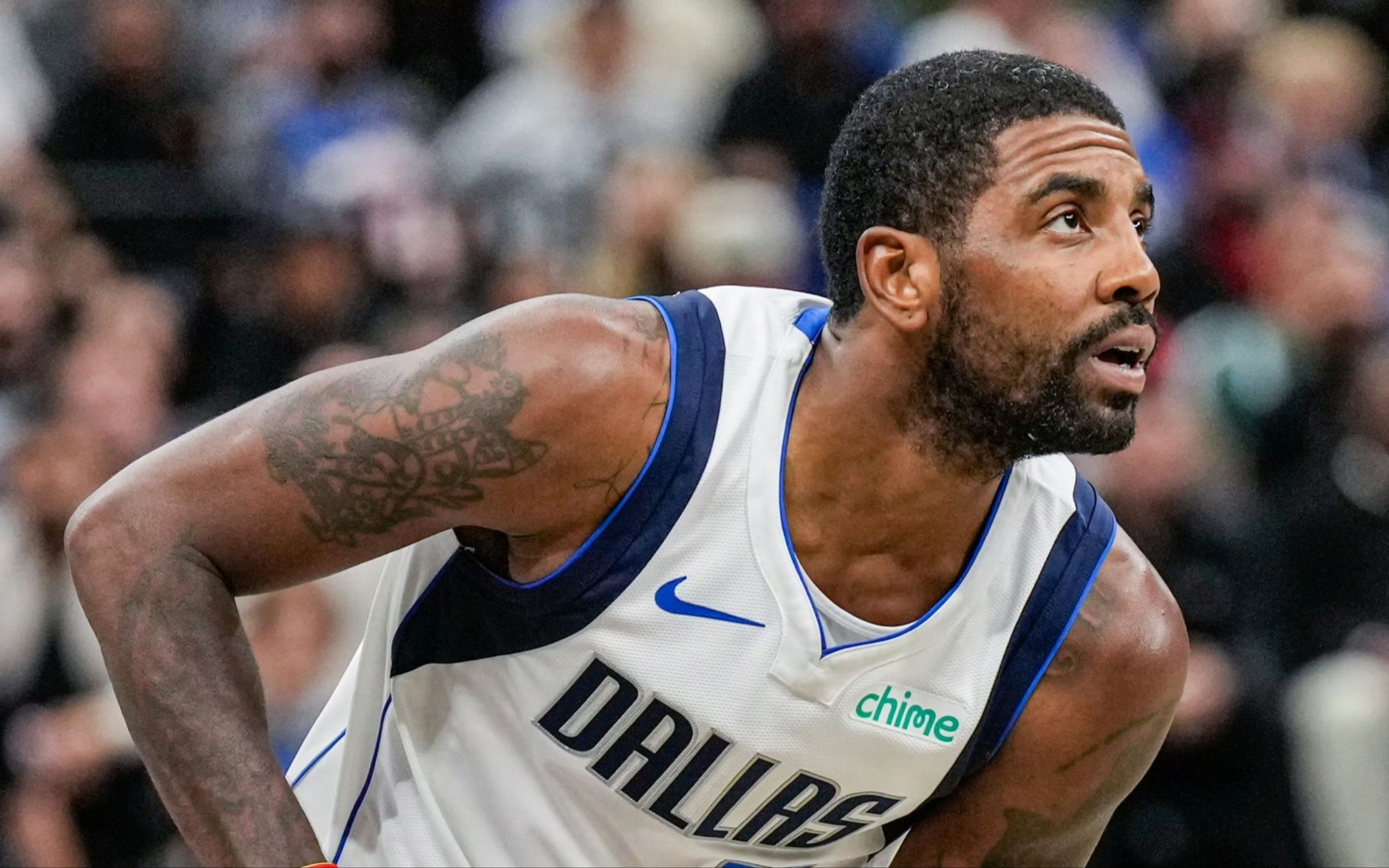 包含篮网豪取六连胜，凯里-欧文状态正佳的词条