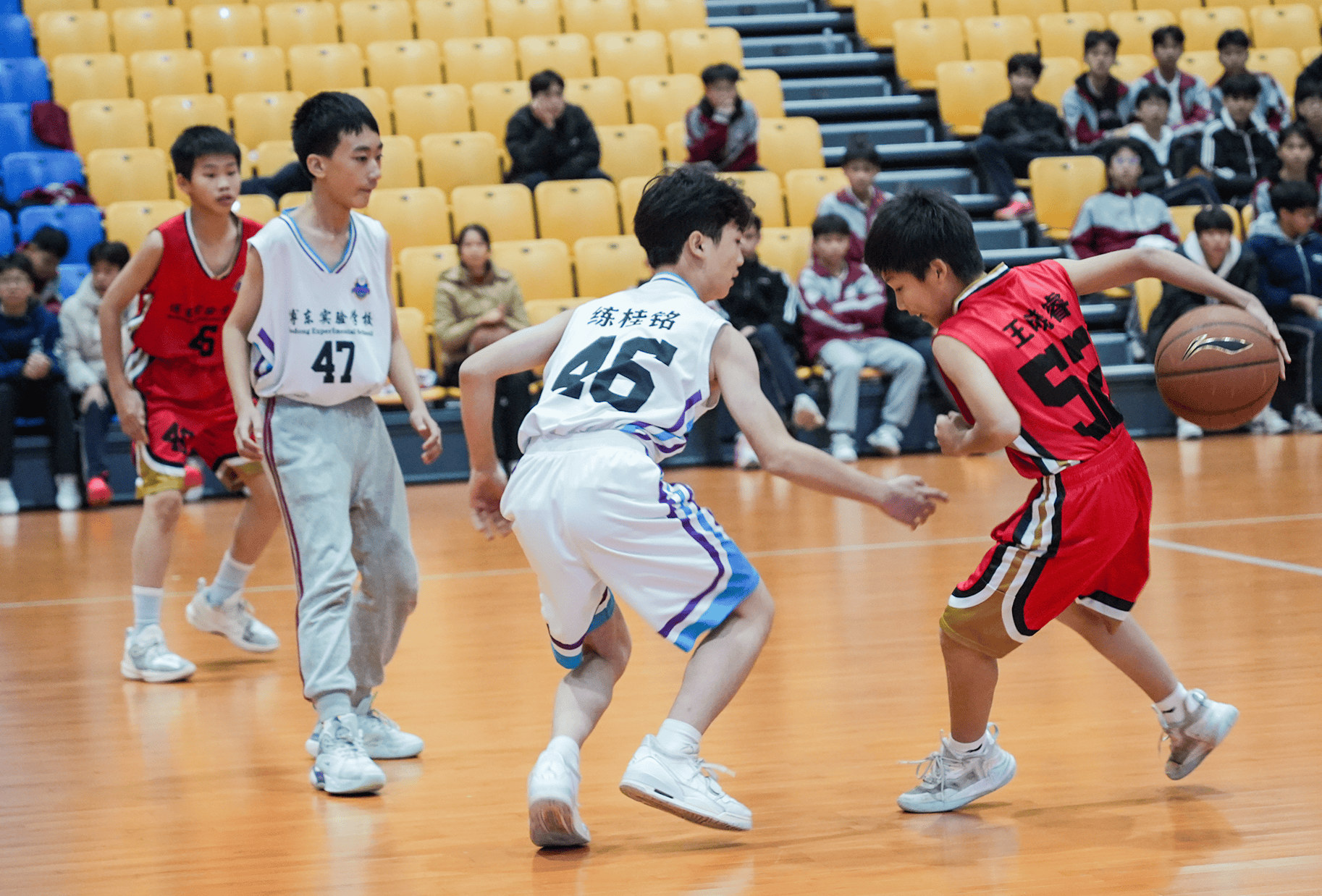 球队举办篮球夏令营，培养青少年体育人才的简单介绍