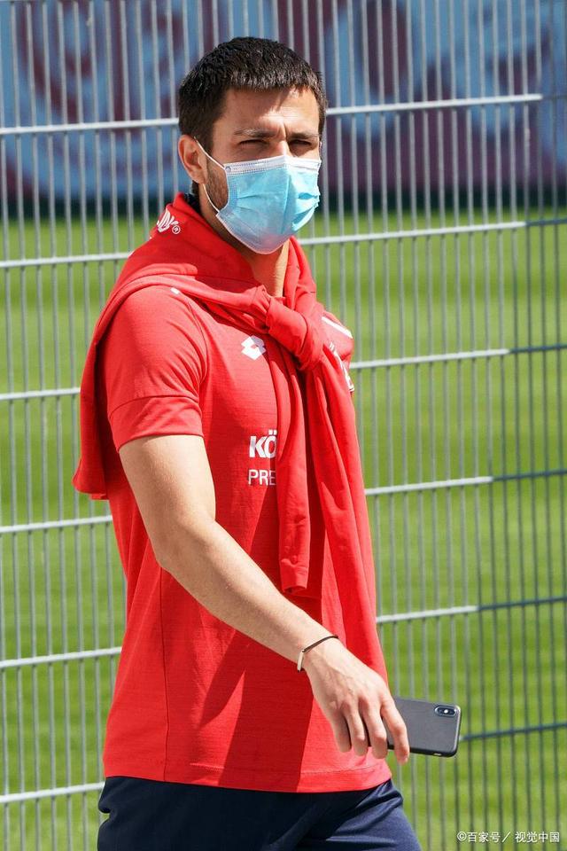 沙尔克继续颓势,连续不胜引发球迷担忧 沙尔克继续颓势,连续不胜引发球迷担忧