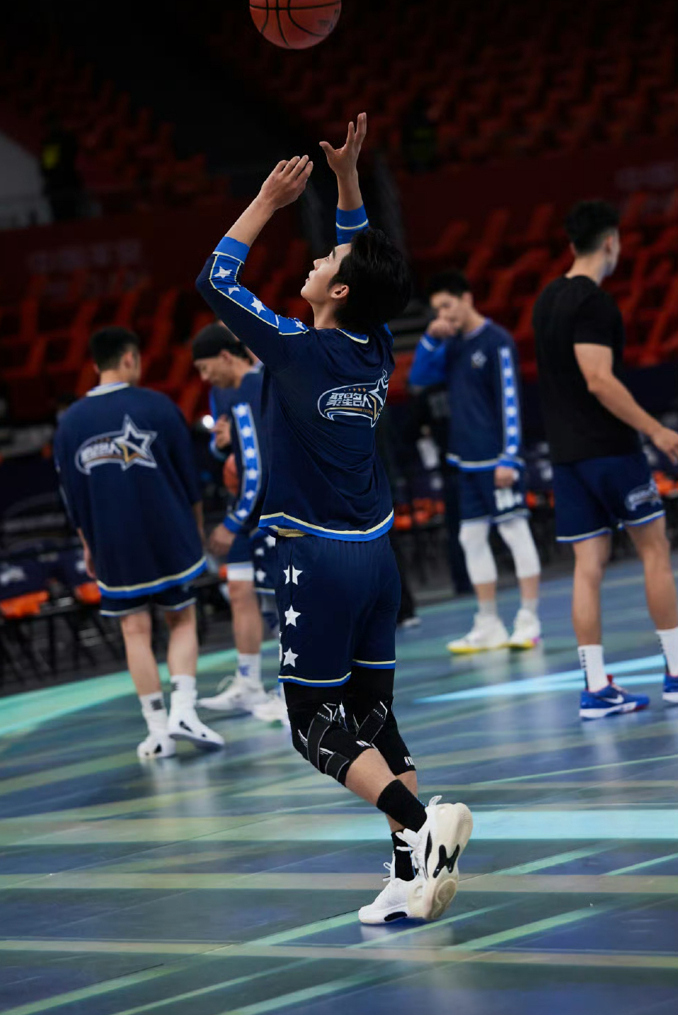 精湛技艺，球员们在比赛中表现出色