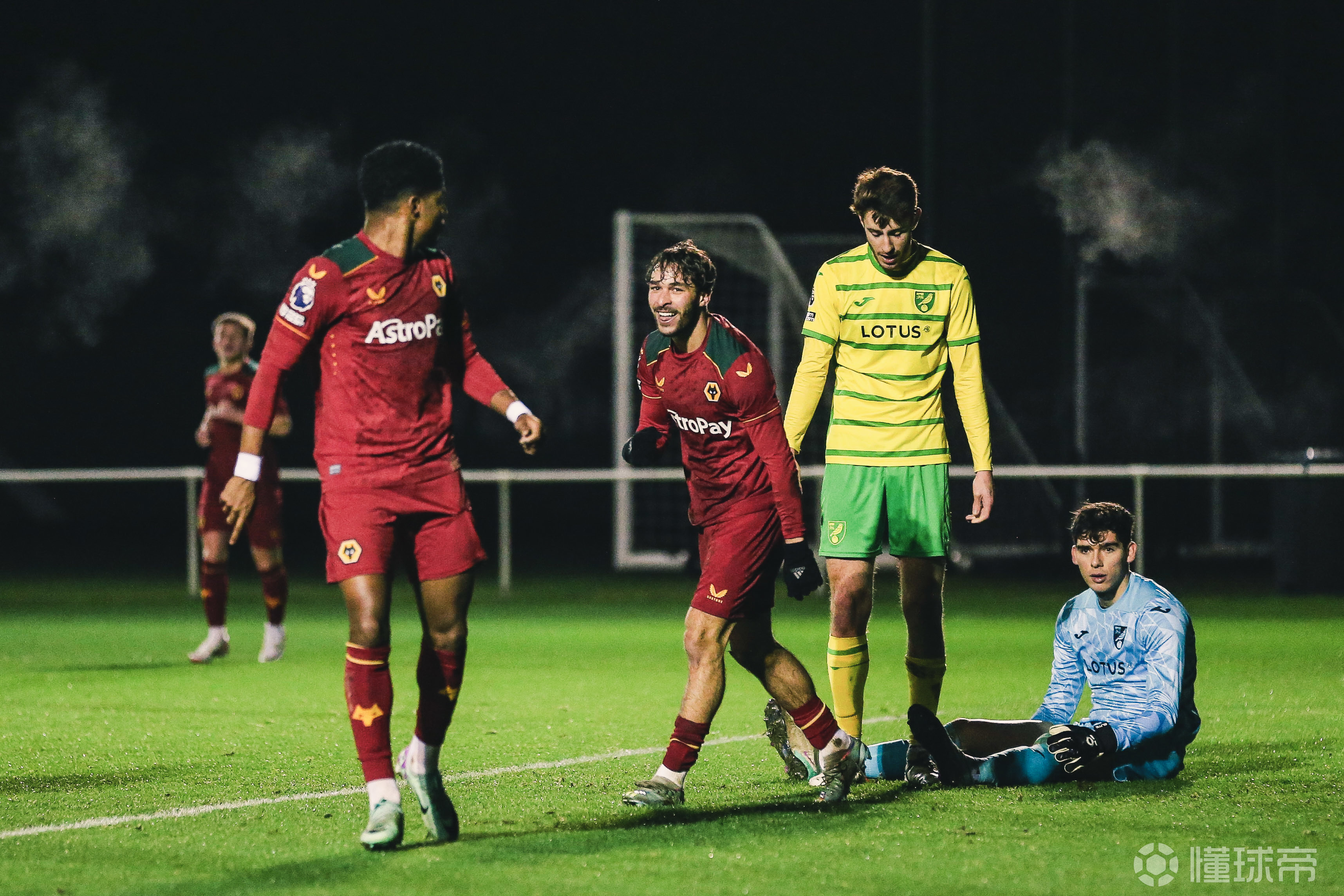 狼队客场大胜诺里奇城，取得胜利