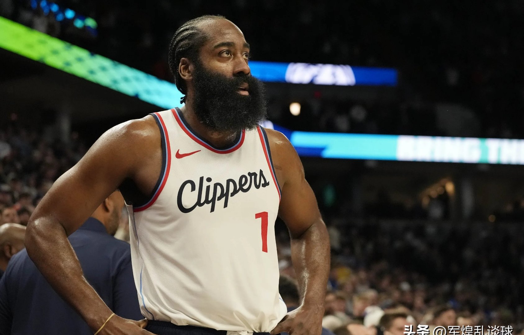 火箭客场逆转湖人，哈登砍下全场最高32分的简单介绍