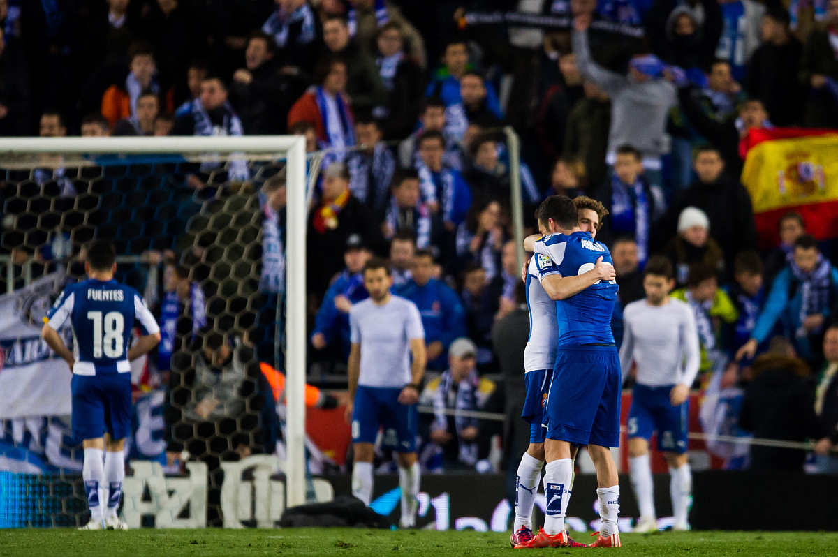 皇家贝蒂斯主场惨败阿拉维斯，错失夺冠机会